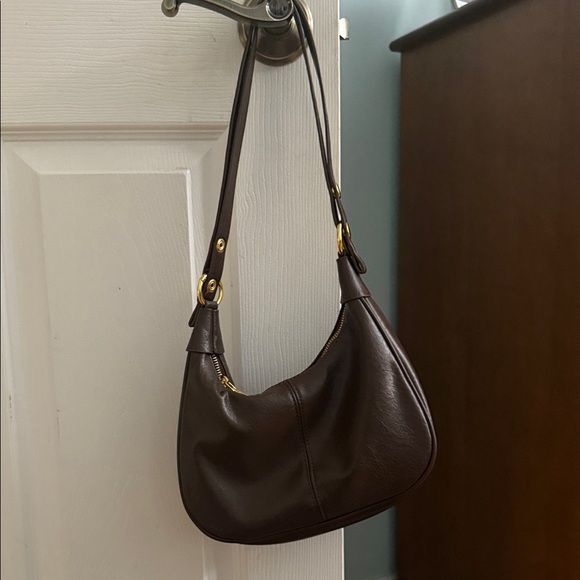 Handbags - Elegant Brown Leather Shoulder Bag